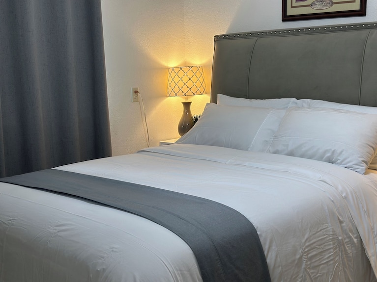 Suite A With Private Kitchen - Roseville