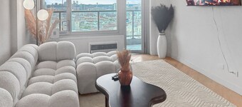 NYC 5th ave Central Park XL apartment with balcony -3 bedroom.