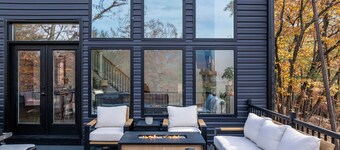 4BD Brand New - Modern & Spacious, Pet Friendly, Hot Tub, Mt View Retreat