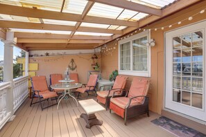 Outdoor dining - Deck & Dock: Home in Little Egg Harbor Township (Little Egg Harbor Township)