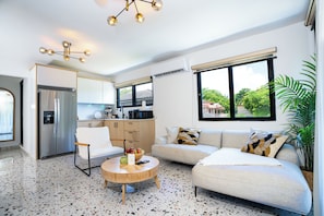 Apartamento superluxo, vista para o mar | Individualmente decorados, individualmente mobiliados