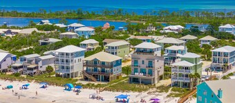 Pet Friendly Beach House - Beach Hop