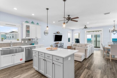 Pet Friendly Beach House - Beach Hop