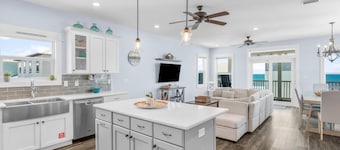 Pet Friendly Beach House - Beach Hop