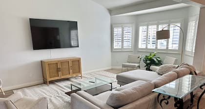 4BR/2.5BA House in Delightful Lancaster with WiFi, AC and Large Yard