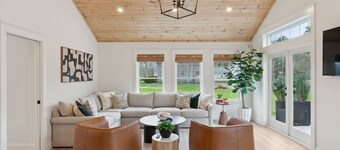 Charming Newly Built Bungalow with Outdoor TV, Fire Pit, Shower & more!