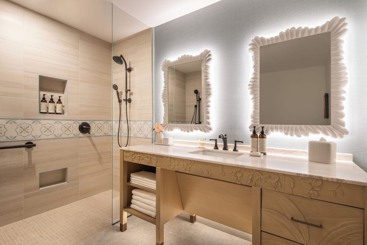 Partial Ocean View Studio Suite - Accessible Guestrooms with Mobility Features | Hypo-allergenic bedding, in-room safe, blackout curtains