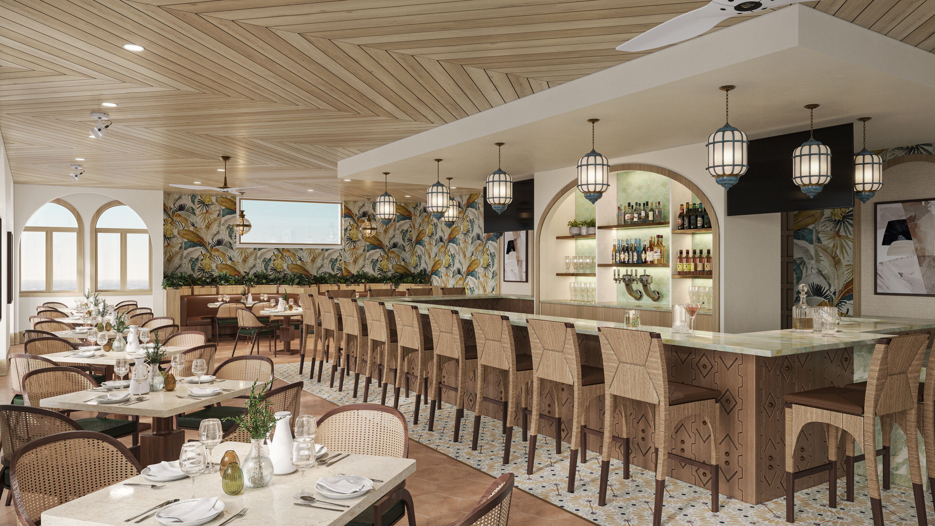 Un restaurante con techos altos de madera, una zona de bar con estanterías llenas de botellas y un comedor con mesas y sillas.