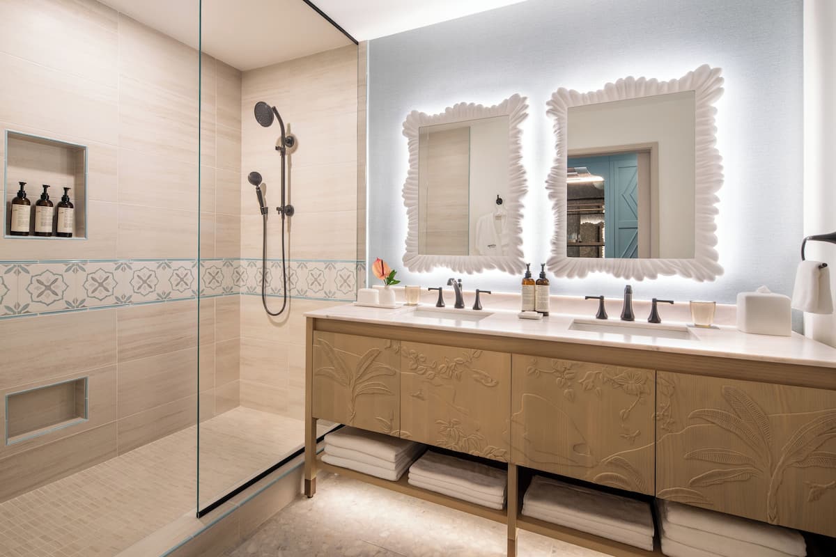 Hypo-allergenic bedding, in-room safe, blackout curtains