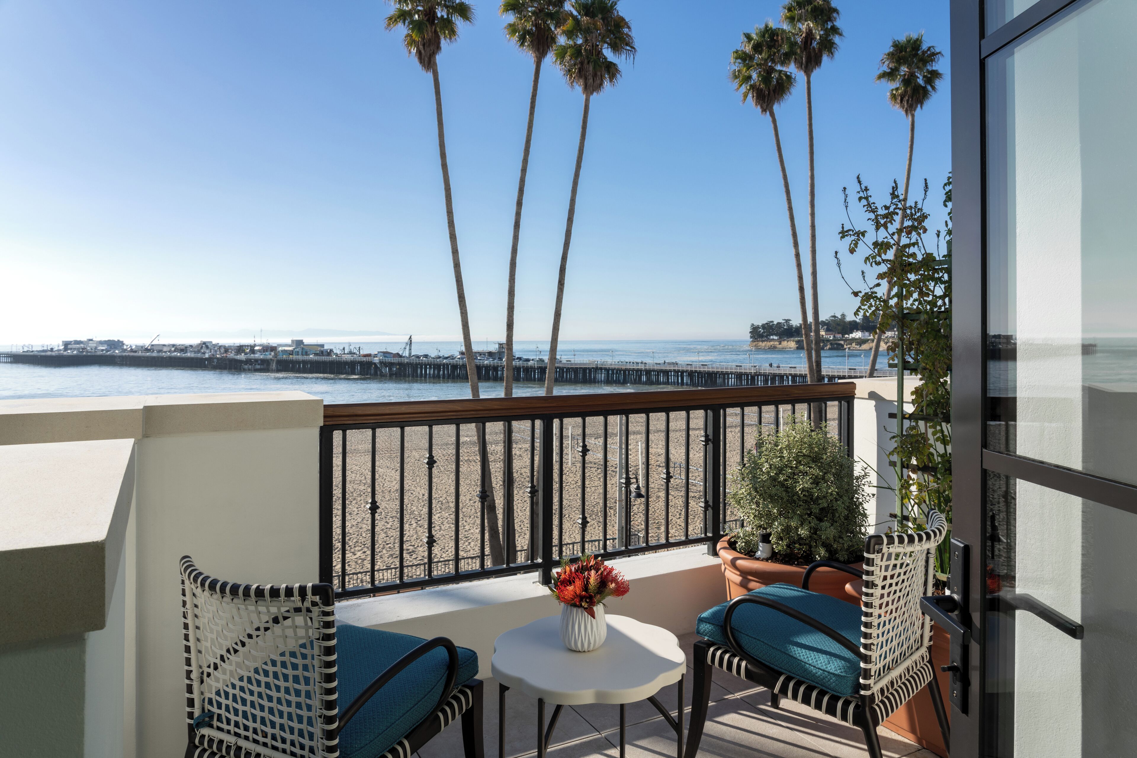 Premium Room, 1 King Bed, Balcony, Ocean View | Hypo-allergenic bedding, in-room safe, blackout curtains