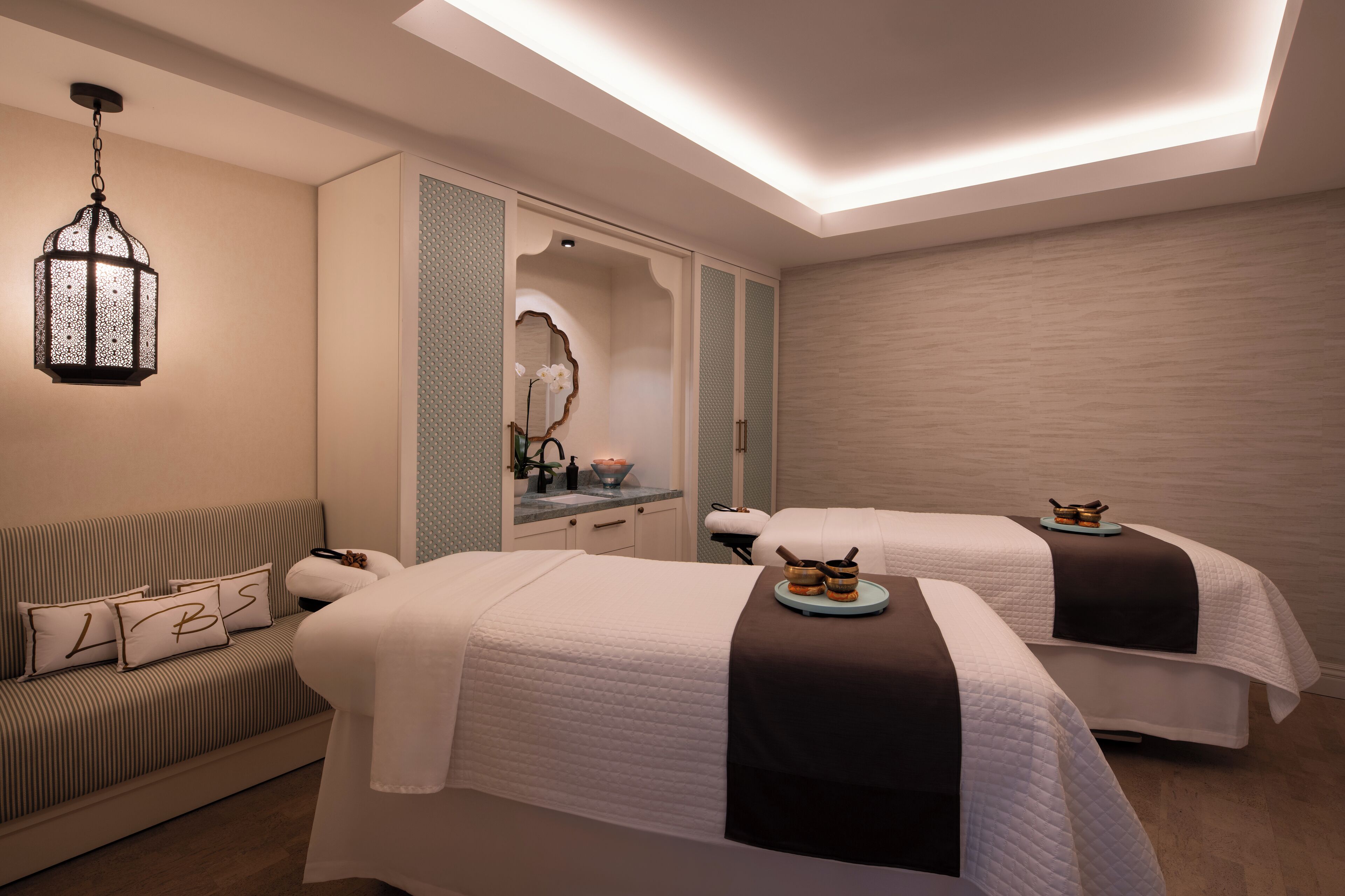 Couples treatment room(s), sauna, steam room, body treatments