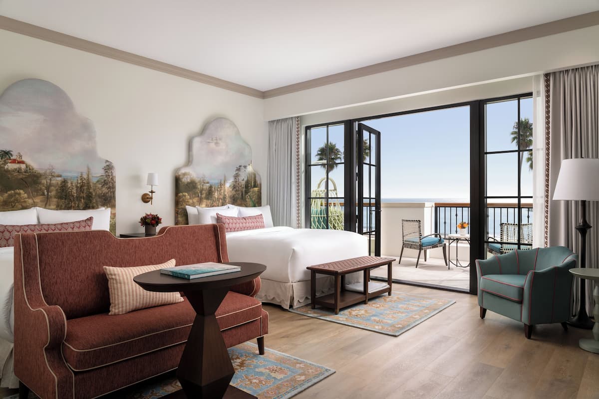 Phòng Premium, 2 giường cỡ queen, ban công, quang cảnh biển | Bộ đồ giường kháng dị ứng, két bảo mật tại phòng, màn/rèm cản sáng 