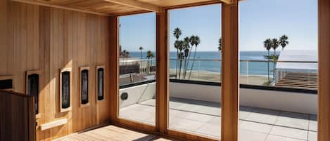 Couples treatment rooms, sauna, steam room, body treatments