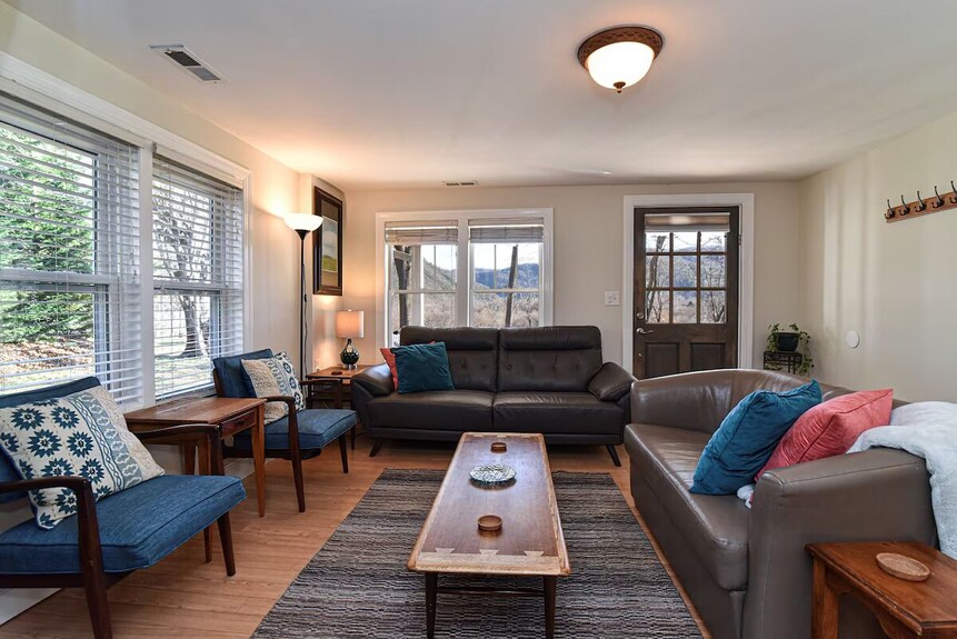 Delightful 2-bedroom Cottage In Hot Springs - Hot Springs, NC