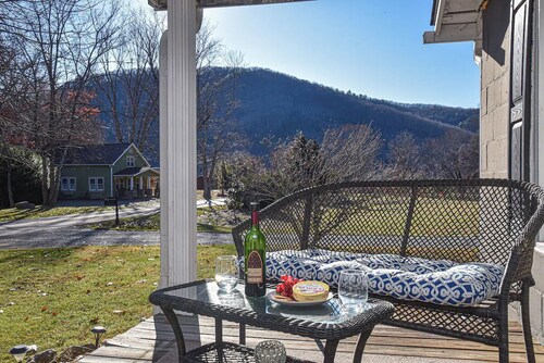 Delightful 2-bedroom Cottage in Hot Springs