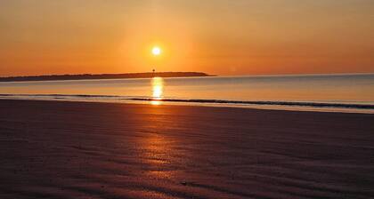 Ocean Dreamer! New custom home nestled in the peaceful Historic District!