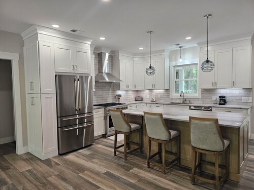 Ocean Dreamer! New custom home nestled in the peaceful Historic District!