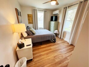 2 chambres, fer et planche à repasser, Wi-Fi, draps fournis
