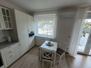 Apartment, 2 Bedrooms, Smoking, Balcony | Dining - Eden Apartment With Free Parking (Kecskemet)