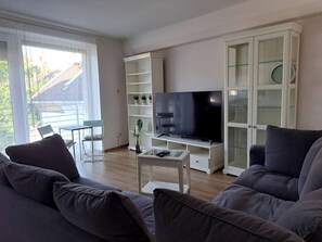Living room - Eden Apartment With Free Parking (Kecskemet)