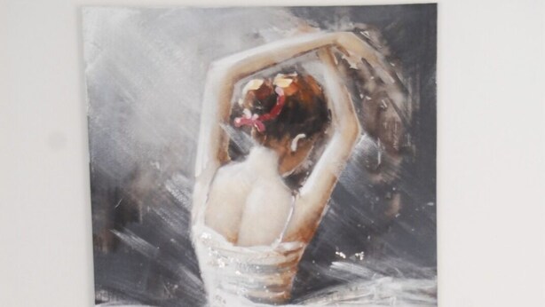 A painting of a ballerina in a tutu on a white wall. - Little house by the sea (Licinella-Torre di Paestum)