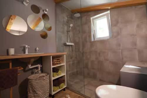 House (Two Bedroom House with Pool) | Bathroom