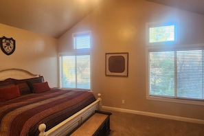 2 Schlafzimmer, Bügeleisen/Bügelbrett, Internetzugang, Bettwäsche