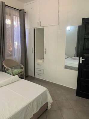 1 bedroom, iron/ironing board, WiFi, bed sheets