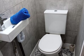 House | Bathroom