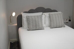1 chambre, fer et planche à repasser, Wi-Fi gratuit, draps fournis