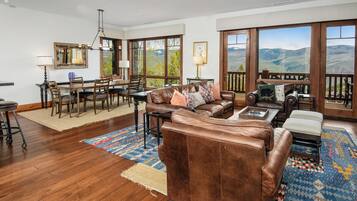 Télévision, cheminée