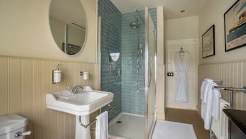 Cottage, 2 Bedrooms | Bathroom | Bathrobes