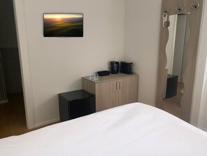 In-room safe, desk, free WiFi - Terra Buona Rooms (Traona)