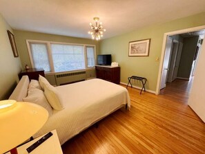 3 chambres, fer et planche à repasser, Wi-Fi, draps fournis