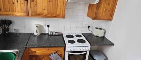 Micro-ondes, four, plaque de cuisson, grille-pain