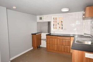 Microwave, oven, toaster, cookware/dishes/utensils