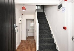 Interior - Spacious Duplex Apartment • 5 Bedrooms • Kitchen • Free Wi-Fi • Pet-Friendly (Mold)