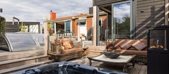 Spacious and exclusive house in Stenungsund with pool, sauna and close to the sea | SE09109