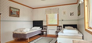 3 bedrooms, iron/ironing board, free WiFi