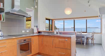 Hosts on the Coast Pikitia at Wharekaho