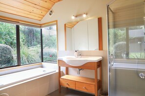Bathroom - Hosts on the Coast Pikitia at Wharekaho (Wharekaho)