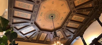 Mayflower Hotel