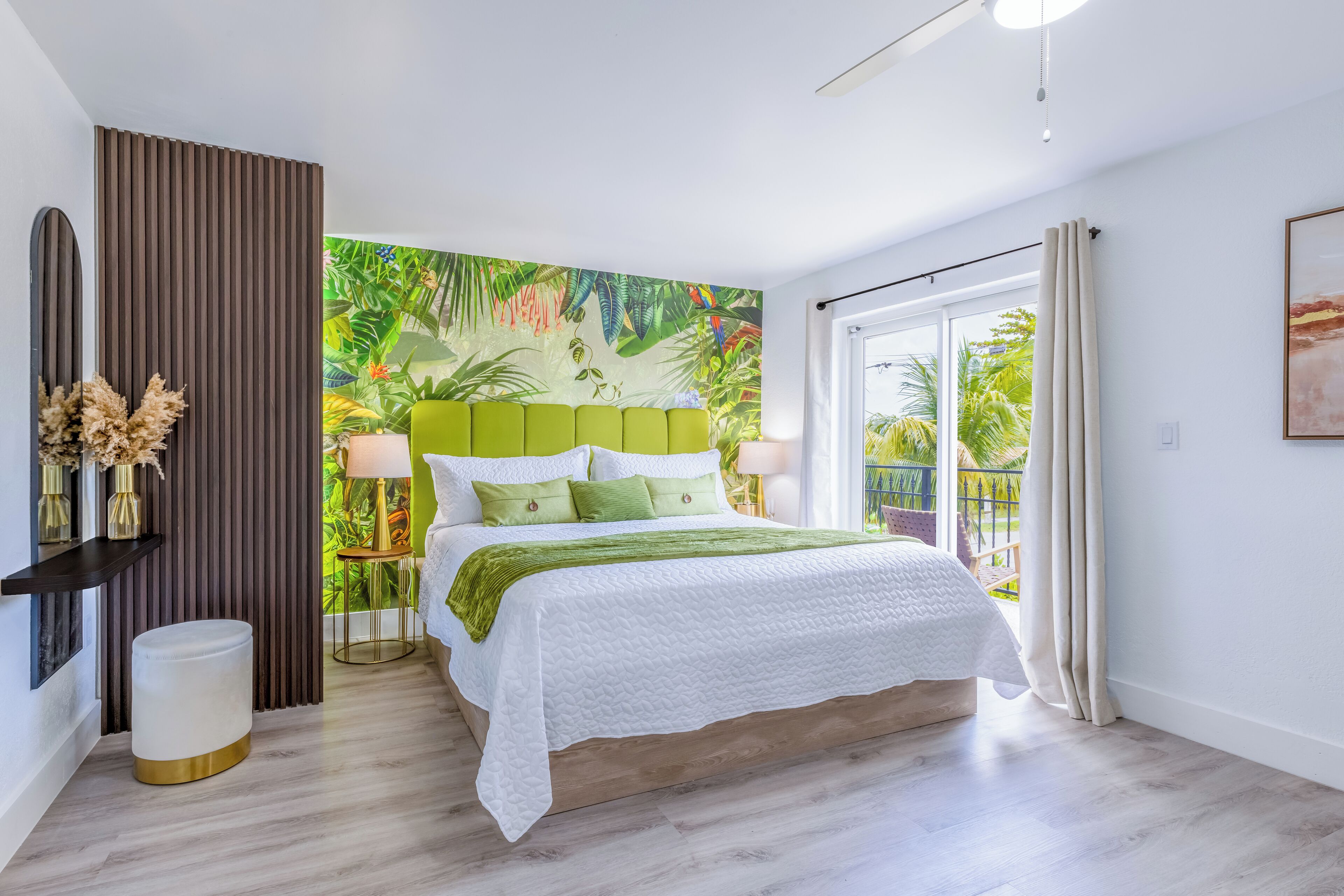 3 soveværelser, skrivebord, strygejern/strygebræt, weekendseng