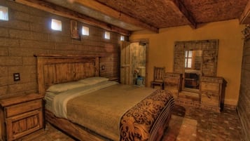 Huone, 1 suuri parisänky | Kannettavalle tietokoneelle sopiva työtila, ilmainen Wi-Fi