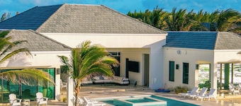 Bimini Beach Bungalows; Luxurious Oceanfront 6-bed 12 bed Estate - private beach