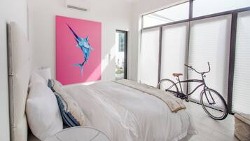 6 bedrooms, iron/ironing board, free WiFi, bed sheets