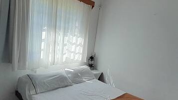 1 bedroom, WiFi, bed sheets