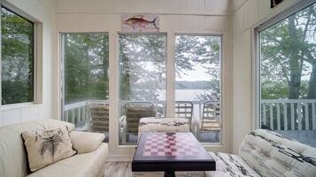 TV, fireplace, foosball, table tennis