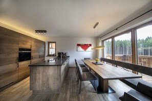 Chalet | Dining