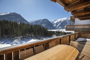 Chalet | Outdoor dining - Chalet in Neukirchen for 8 People (Neukirchen am Grossvenediger)